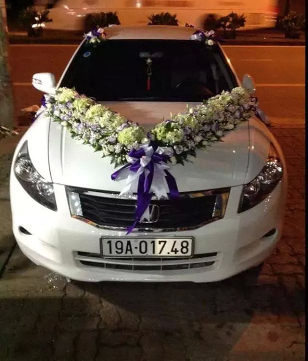 Elegant Wedding Car Decorations by Mojan – Drive in Style!